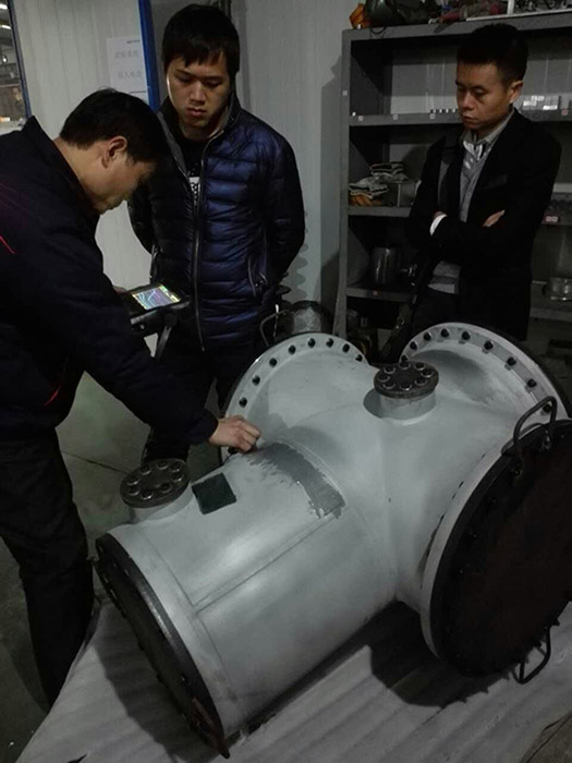 客戶檢查我公司GIS殼體超聲波探傷。